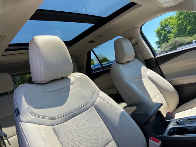 Used 2023 Ford Explorer Platinum w/ Technology Package AWD/4WD image 39