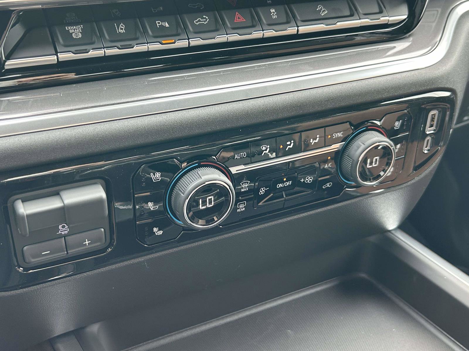 New 2026 Chevrolet Silverado 2500 High Country w/ High Country Premium Package image 28