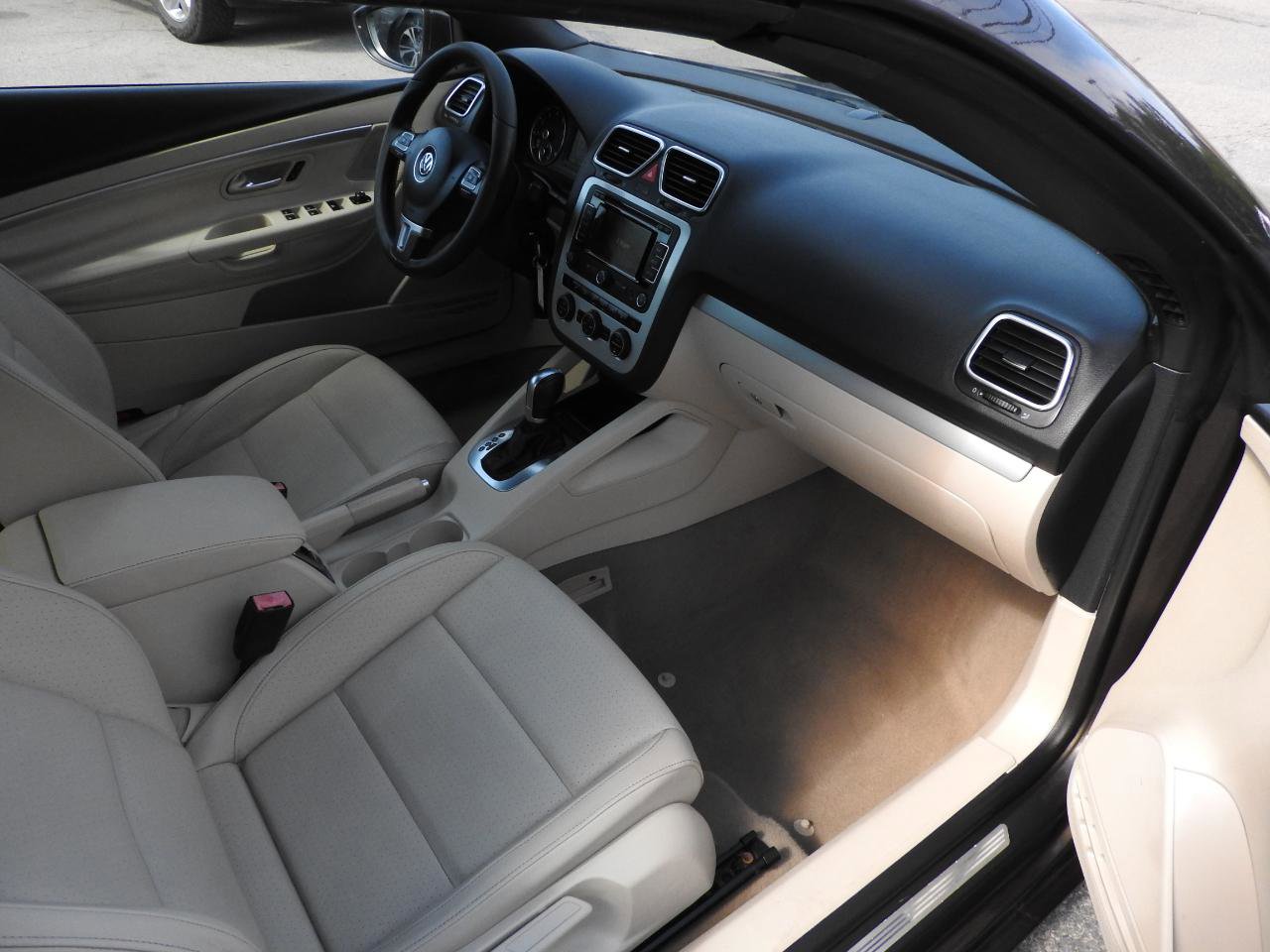 Used 2016 Volkswagen Eos Komfort FWD image 12