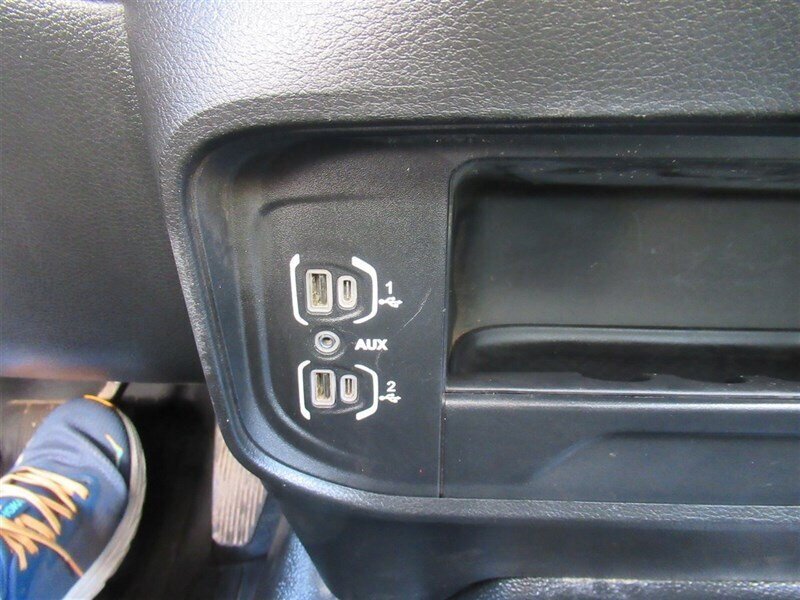 Used 2022 RAM 3500 Tradesman w/ Chrome Appearance Group RWD image 32