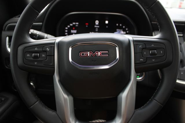 Used 2023 GMC Yukon SLT image 13