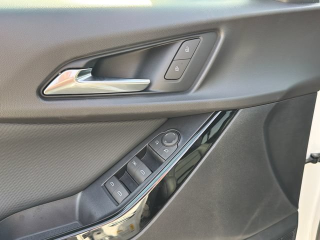 New 2027 Chevrolet Equinox LT w/ Convenience Package II FWD image 24