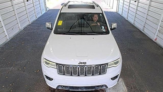 Used 2017 Jeep Grand Cherokee Overland w/ Jeep Active Safety Group image 6