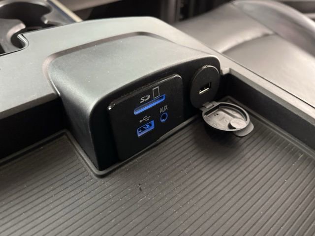 Used 2014 RAM 1500 Laramie w/ Convenience Group image 32