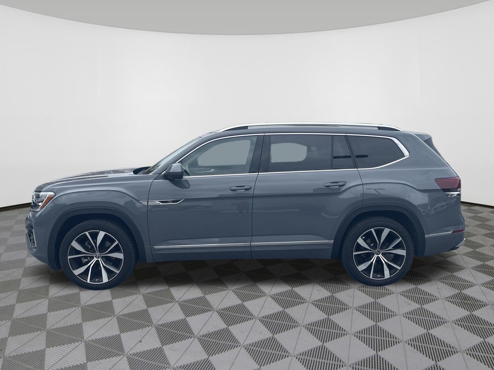 Used 2026 Volkswagen Atlas SEL Premium R-Line AWD/4WD image 4