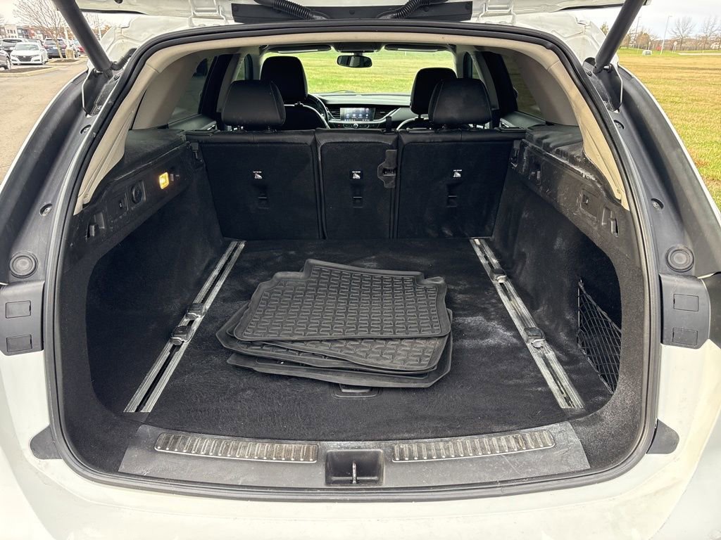 Used 2018 Buick Regal Essence w/ Driver Confidence Package #1 image 10