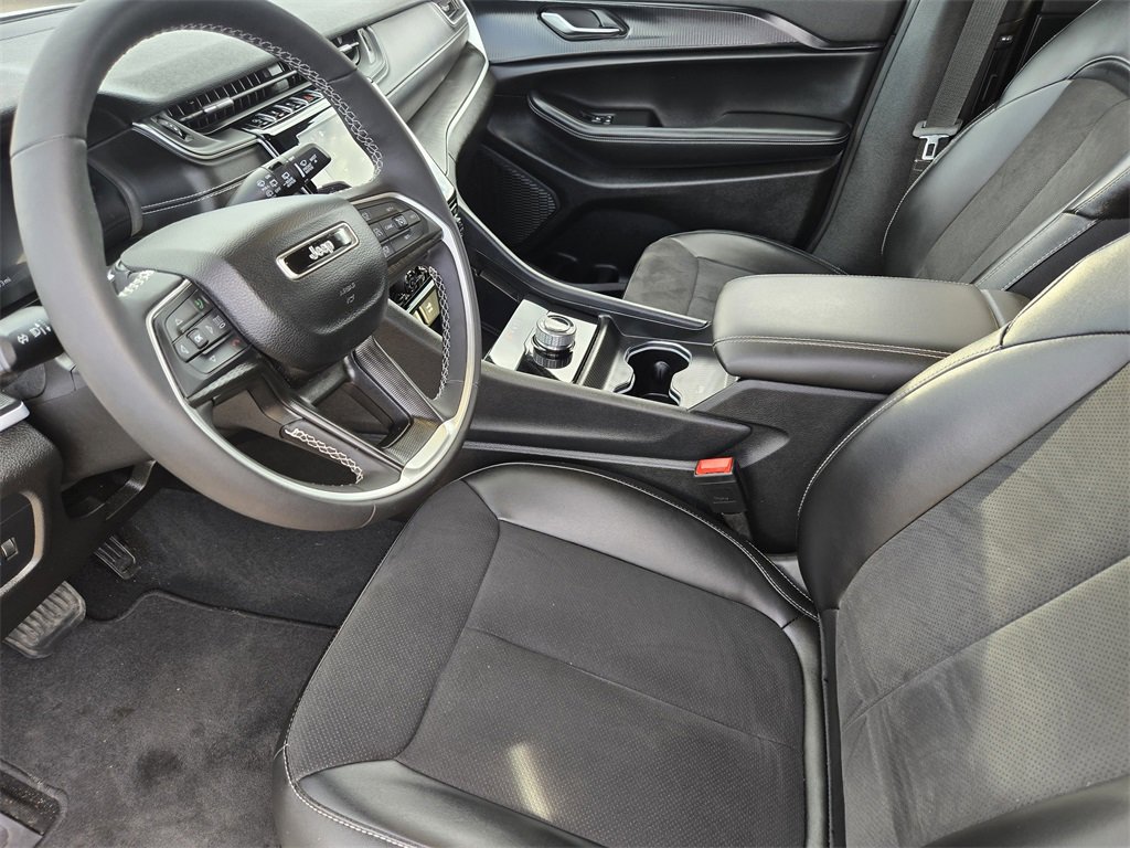 Used 2024 Jeep Grand Cherokee L Altitude image 8