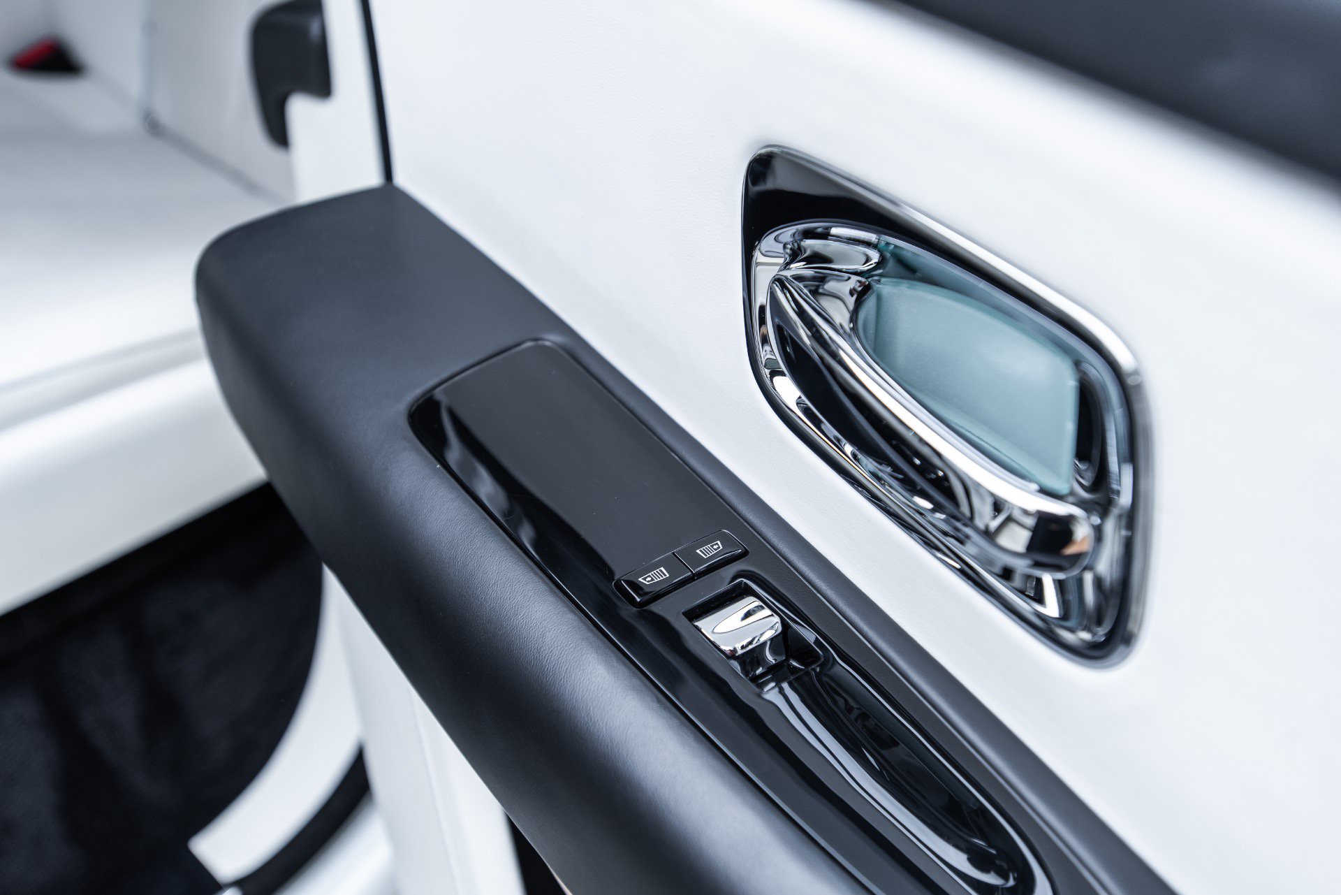 Used 2019 Rolls-Royce Cullinan AWD/4WD image 14