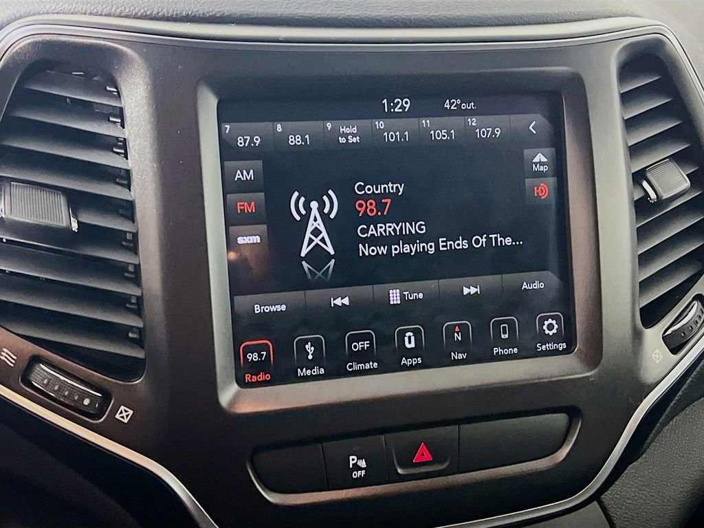 Used 2019 Jeep Cherokee Trailhawk image 13