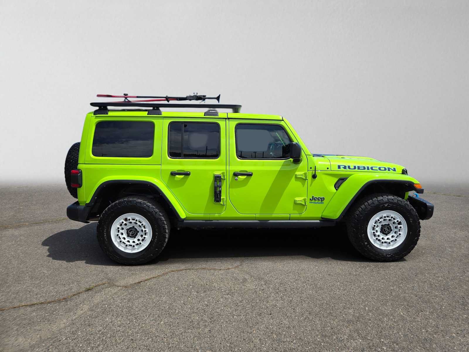 Used 2021 Jeep Wrangler Unlimited Rubicon 4xe w/ Cold Weather Group AWD/4WD image 2