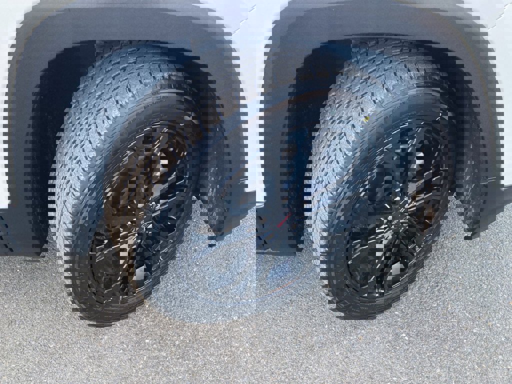 Used 2022 GMC Terrain SLE w/ Elevation Edition image 6