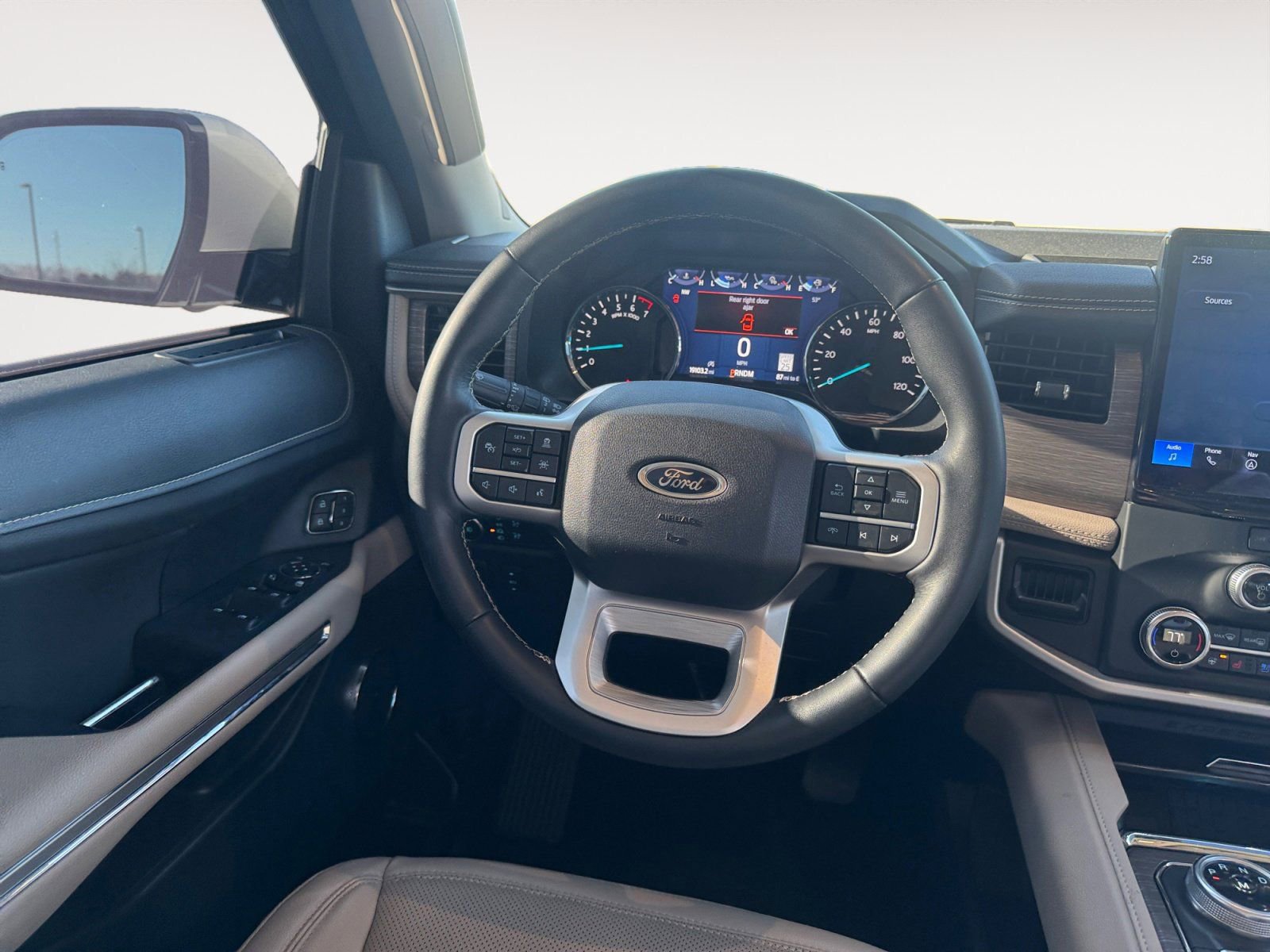 Used 2024 Ford Expedition Limited image 12