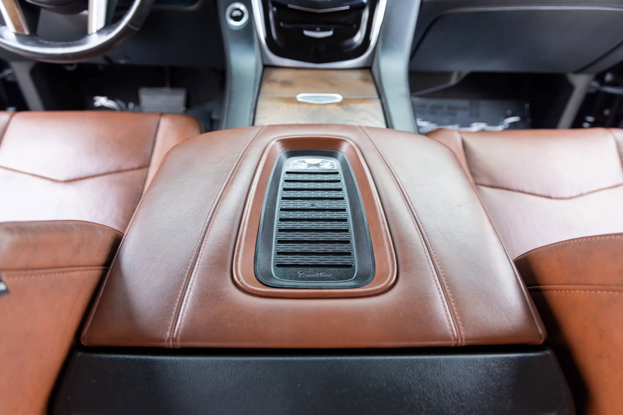 Used 2019 Cadillac Escalade Premium Luxury image 31