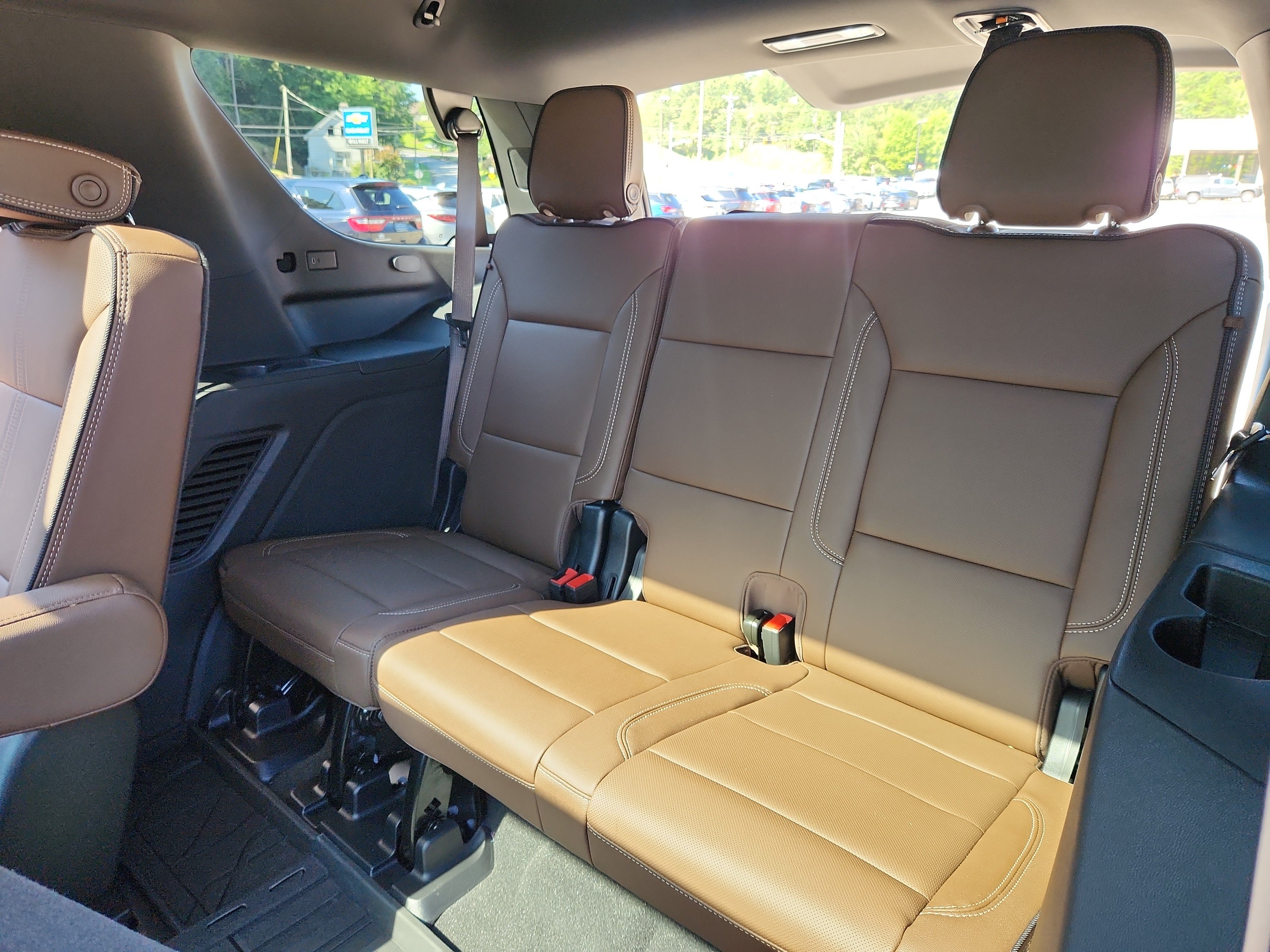 Used 2025 Chevrolet Tahoe High Country AWD/4WD image 42