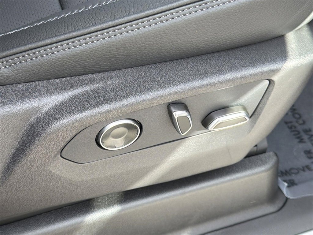 New 2026 GMC Yukon Denali w/ Denali Reserve Package image 35