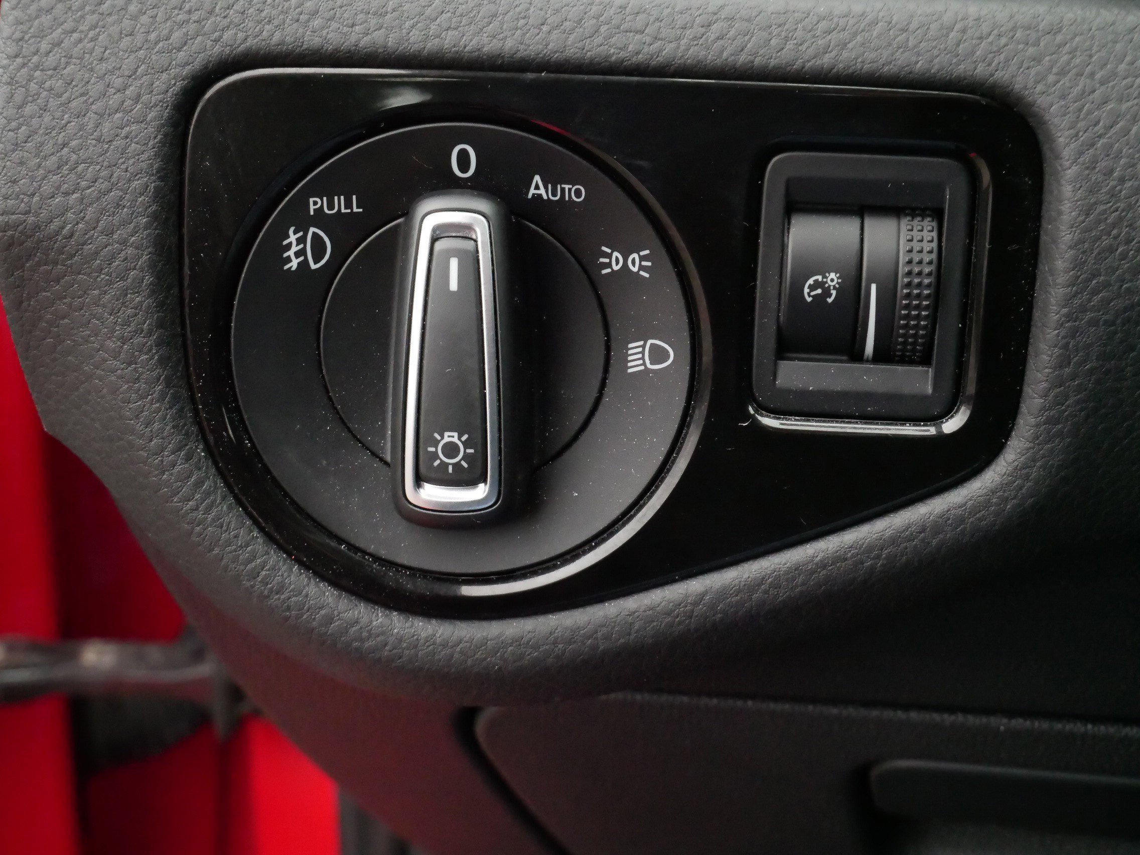 Used 2015 Volkswagen Golf TDI SEL image 25