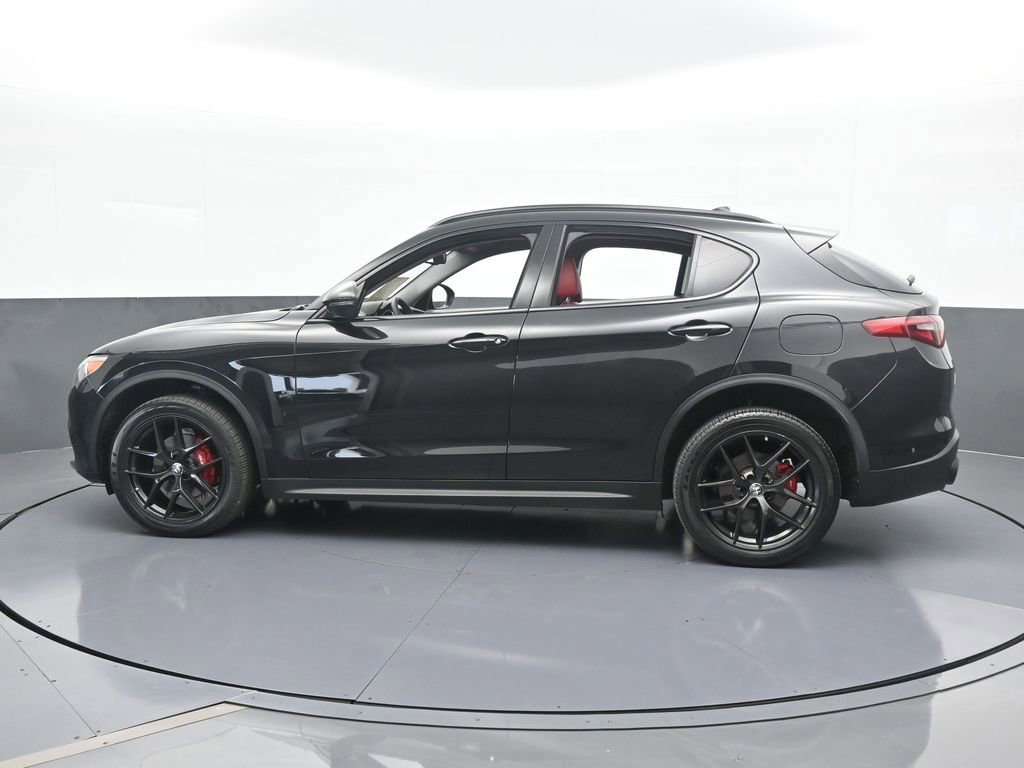 Used 2019 Alfa Romeo Stelvio w/ Nero Edizione image 3
