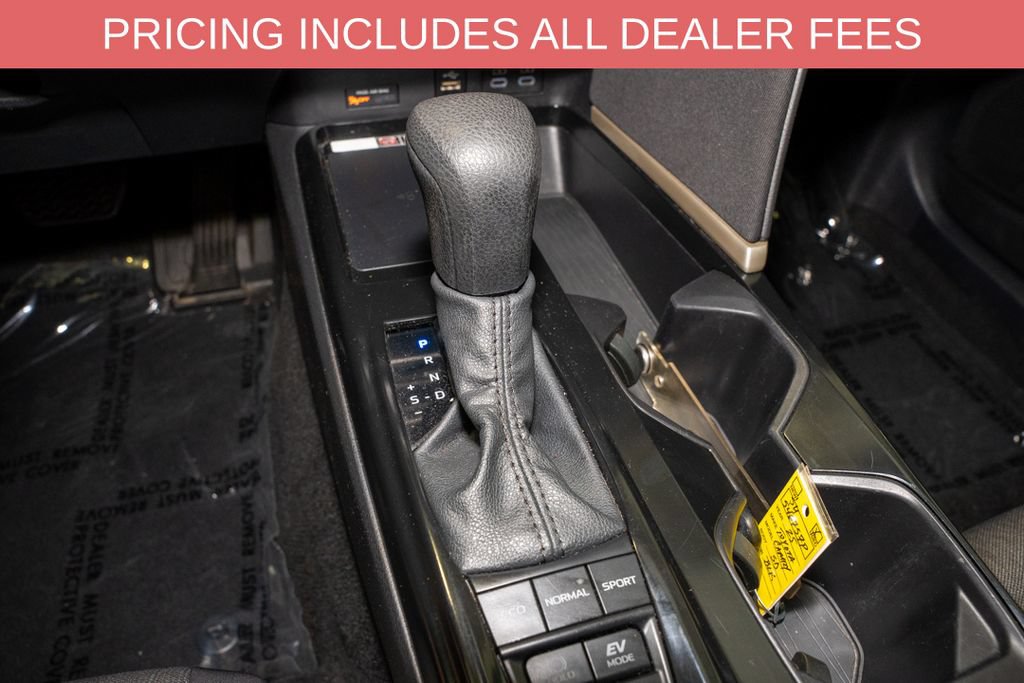 Used 2025 Toyota Camry LE w/ Convenience Package FWD image 15