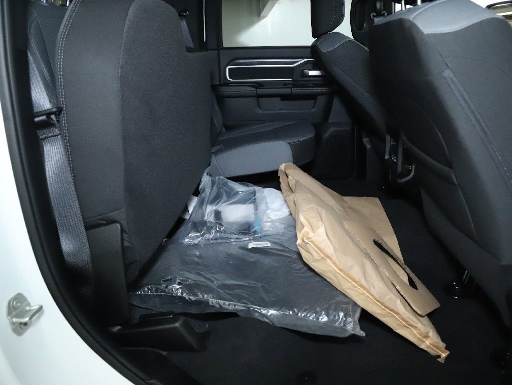 Used 2024 RAM 4500 SLT w/ Quick Order Package 2YG SLT image 32