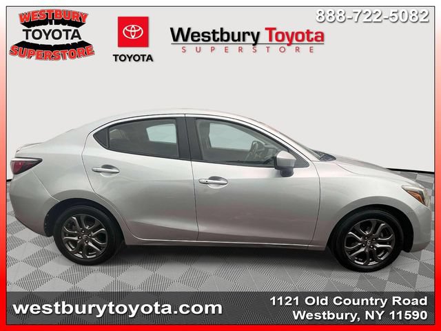 Used 2019 Toyota Yaris LE FWD image 6