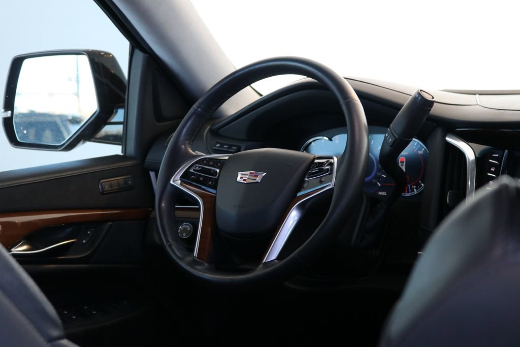 Used 2019 Cadillac Escalade Luxury image 40