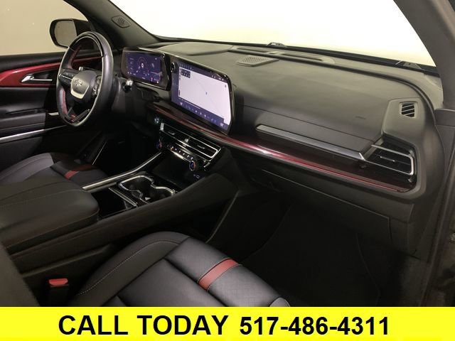 Certified 2024 Chevrolet Traverse RS image 30