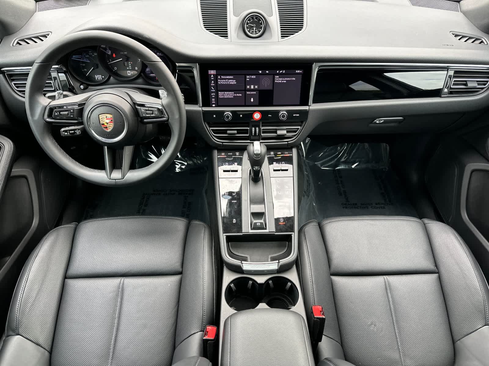 Certified 2025 Porsche Macan AWD/4WD image 6