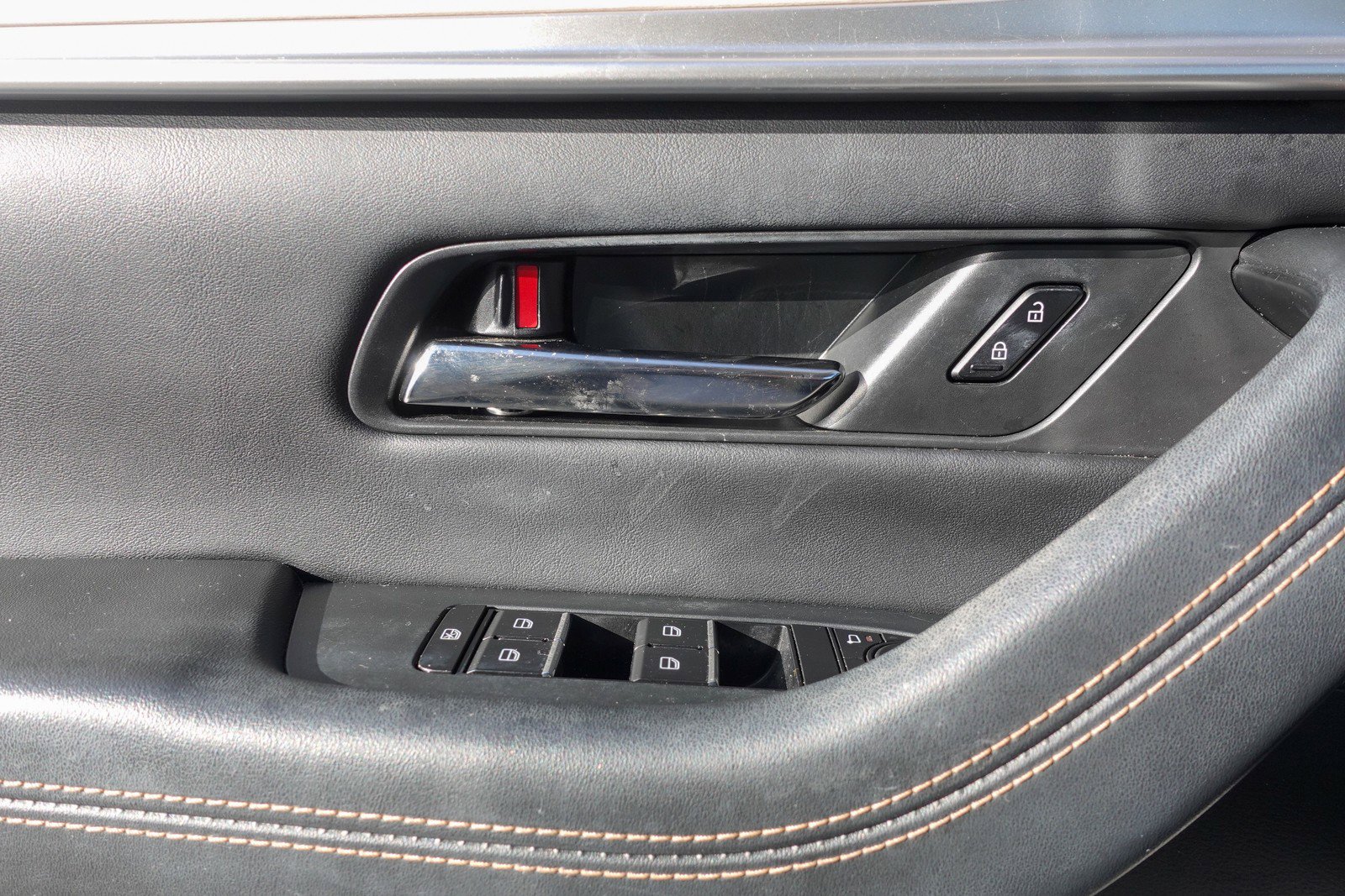 Certified 2024 MAZDA CX-90 Plug-In Hybrid w/ Preferred image 11