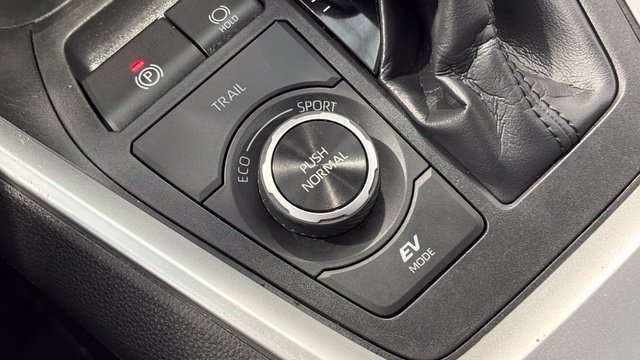 Used 2025 Toyota RAV4 XLE w/ Convenience Package AWD/4WD image 43