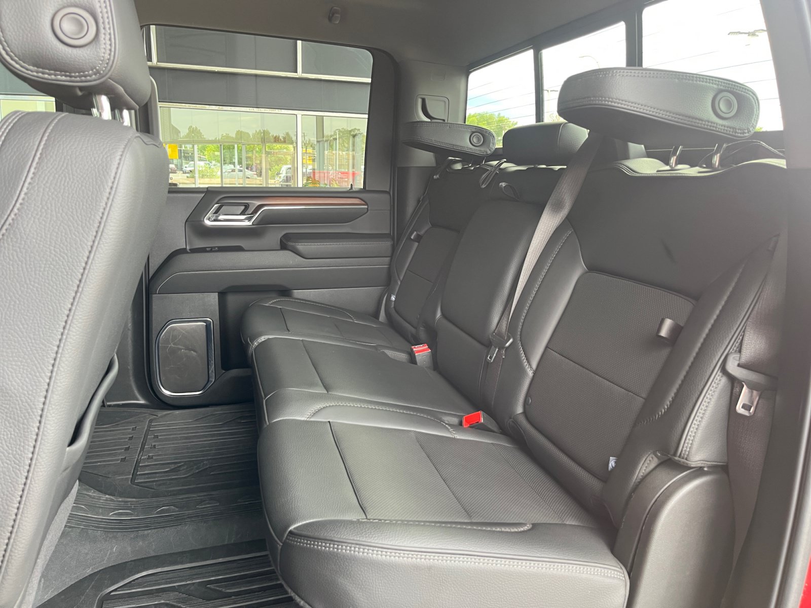 Used 2024 GMC Sierra 2500 Denali w/ Technology Package AWD/4WD image 17