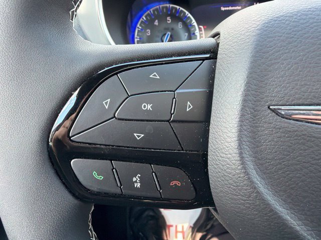 Certified 2025 Chrysler Pacifica Limited AWD/4WD image 23