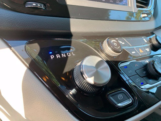 Used 2018 Chrysler Pacifica L FWD image 20