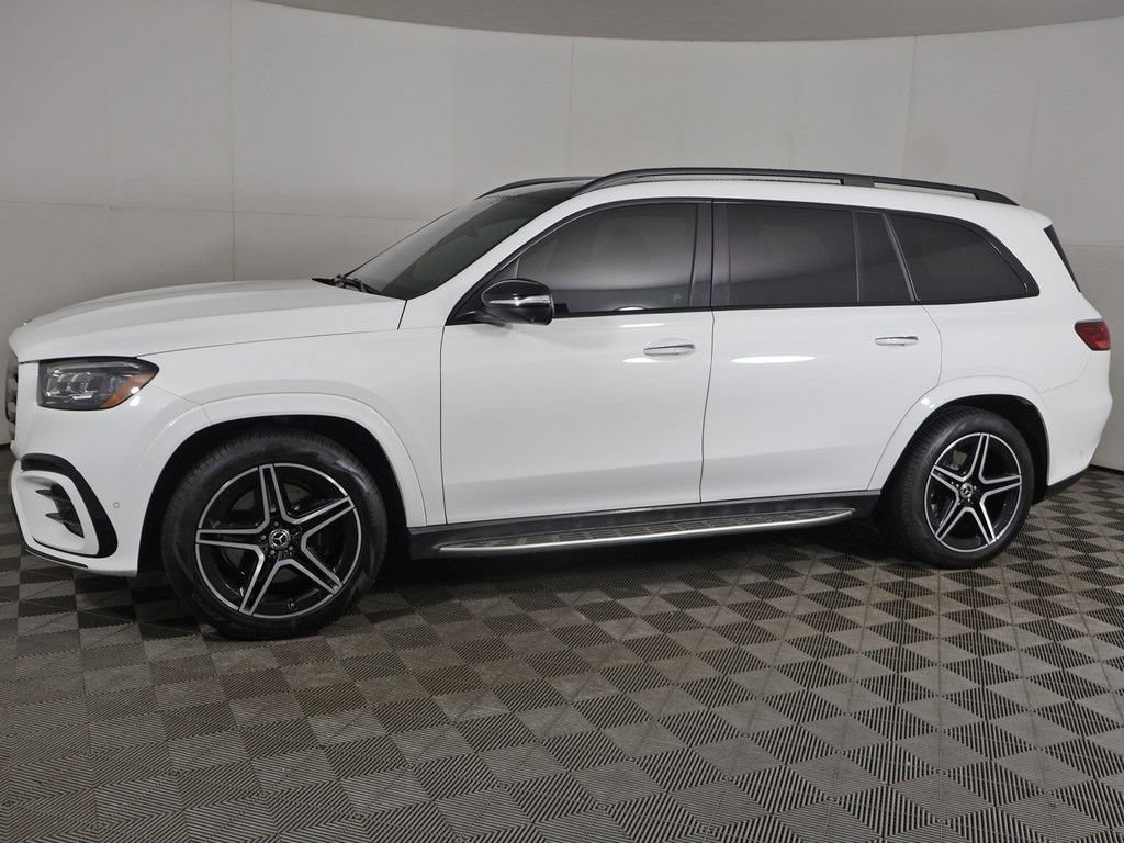 Used 2024 Mercedes-Benz GLS 450 4MATIC w/ AMG Line Exterior image 16