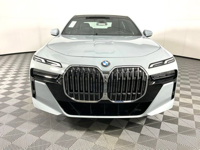 Used 2024 BMW 760i xDrive image 2