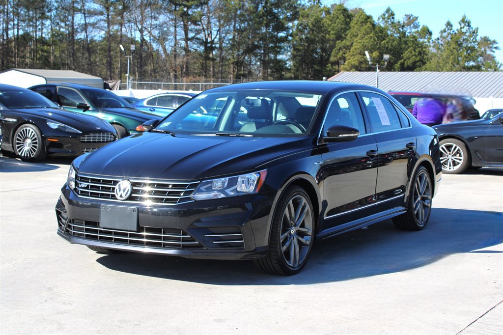 Used 2017 Volkswagen Passat 1.8T R-Line FWD image 3