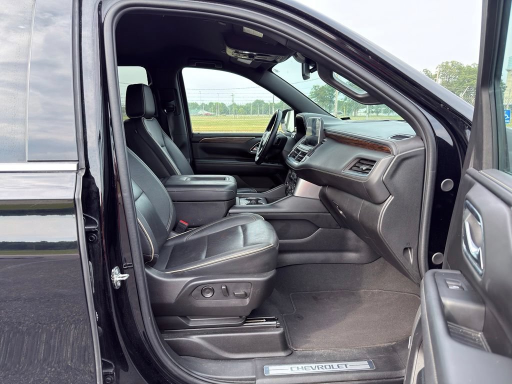 Used 2024 Chevrolet Tahoe Premier AWD/4WD image 8