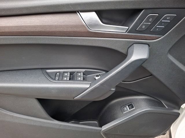Used 2021 Audi Q5 2.0T Premium w/ Convenience Package image 16