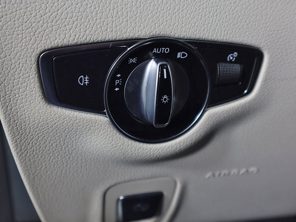 Used 2022 Mercedes-Benz E 350 4MATIC Sedan w/ Driver Assistance Package image 38