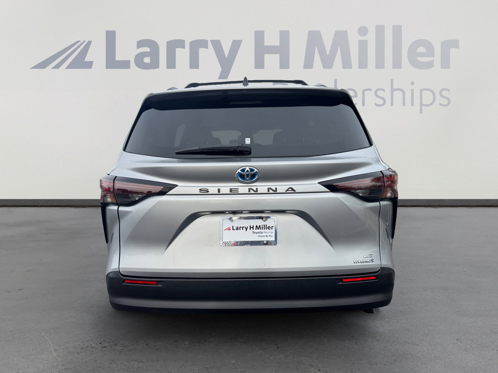 Certified 2023 Toyota Sienna LE FWD image 4