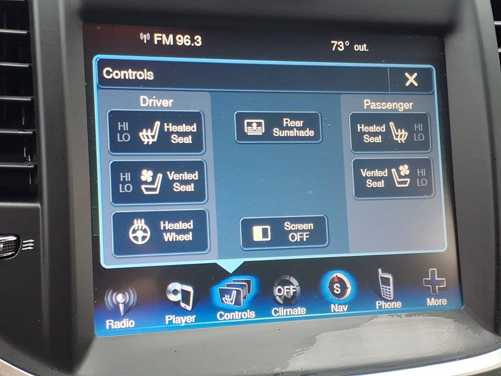Used 2013 Chrysler 300 C RWD image 9