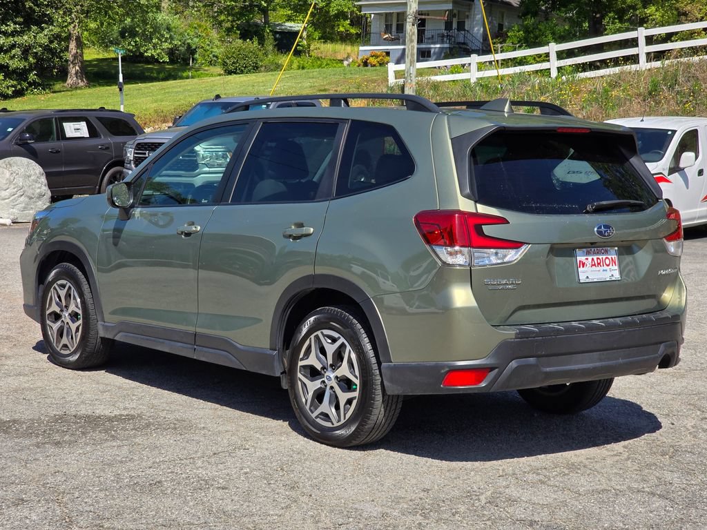 Used 2021 Subaru Forester Premium AWD/4WD image 16