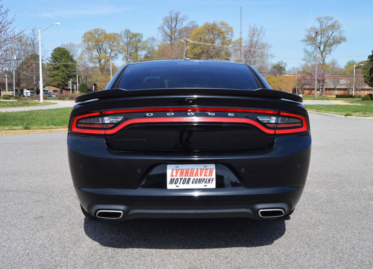Used 2019 Dodge Charger SXT w/ Blacktop Package RWD image 15