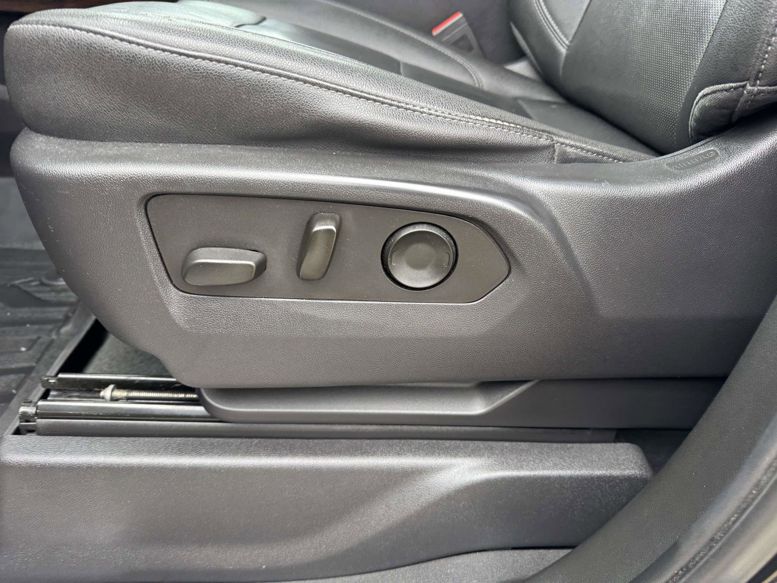 Used 2023 GMC Sierra 1500 SLT w/ SLT Premium Package image 27