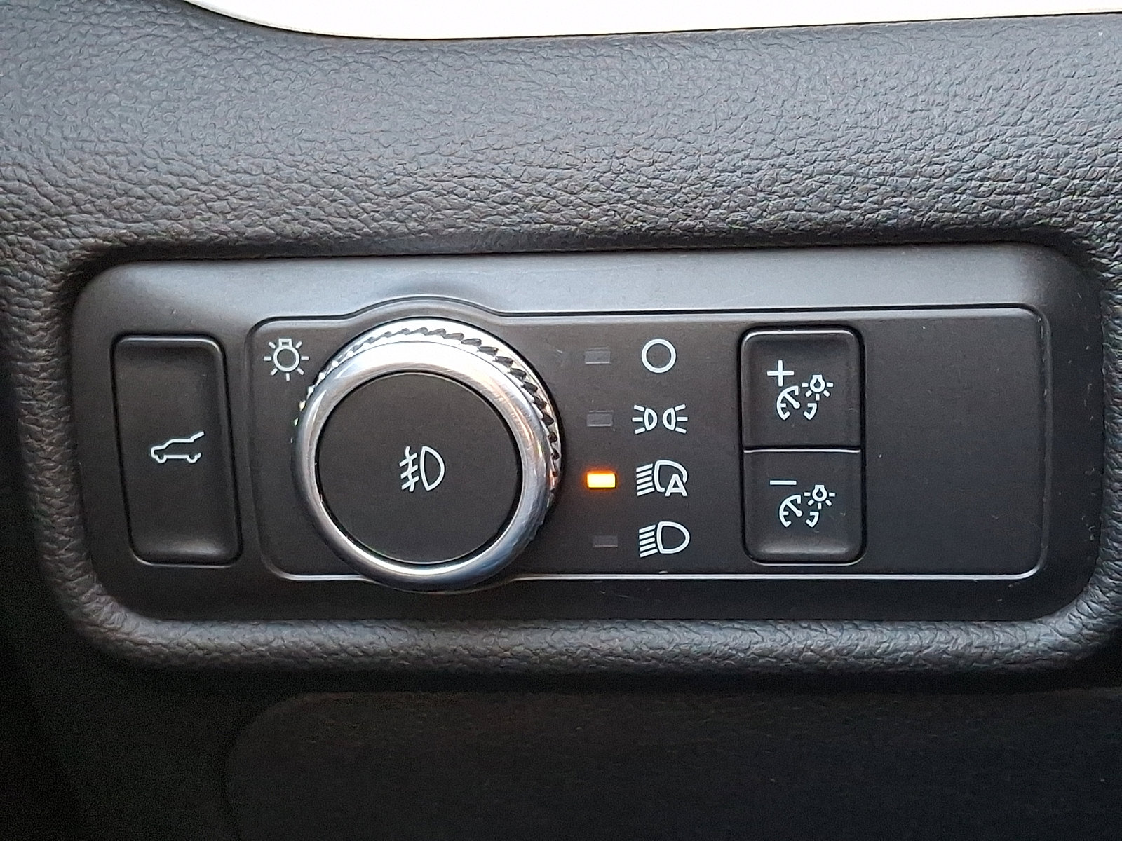 Used 2021 Ford Explorer XLT w/ Equipment Group 202A image 28