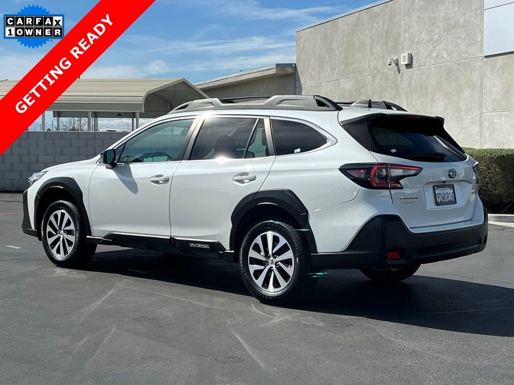 Used 2023 Subaru Outback Premium image 1
