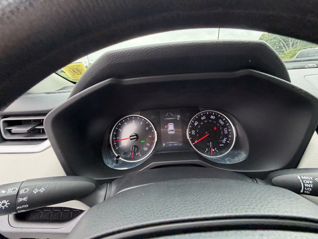 Used 2022 Toyota RAV4 XLE AWD/4WD image 27