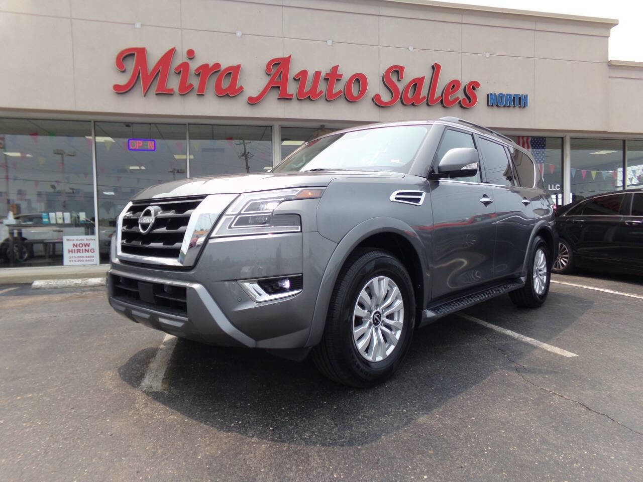 Used 2023 Nissan Armada SV image 1