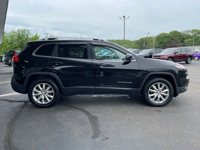 Used 2017 Jeep Cherokee Limited AWD/4WD image 4