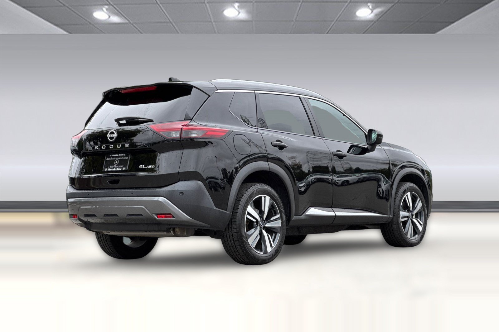 Used 2023 Nissan Rogue SL AWD/4WD image 9