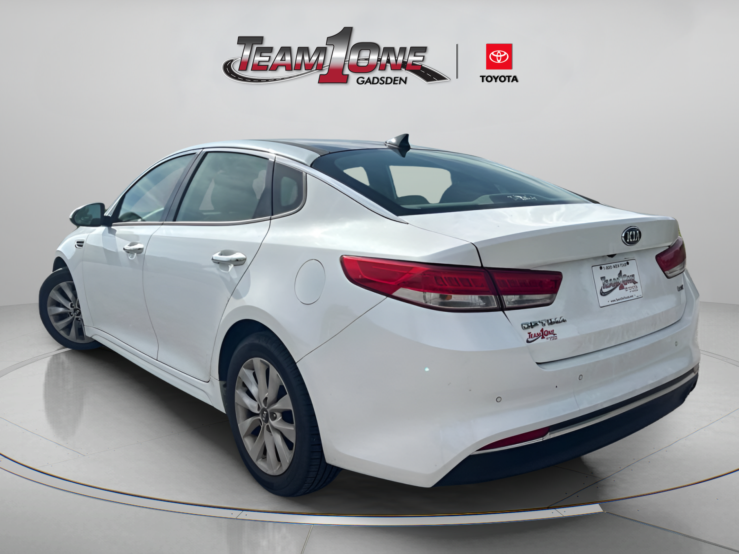 Used 2018 Kia Optima EX w/ Premium Package FWD image 5